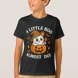 Little Boo ist fast zu Halloween Pregnancy Revea T-Shirt