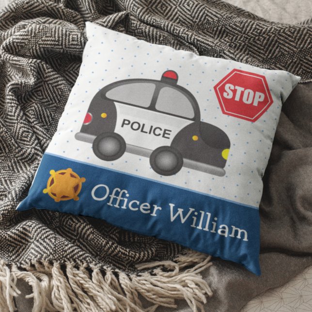 Little Boy Police Officer and Car Kissen (Von Creator hochgeladen)
