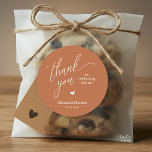 Little Cute Heart Modern Minimal Wedding Gifts  Runder Aufkleber<br><div class="desc">Modern Sweet Wedding Minimalist Thank You Gifts Classic favor Round Sticker,  in classy handwriting script,  cute little red heart,  with bride and groom name and date,  in copper brown terracotta.</div>
