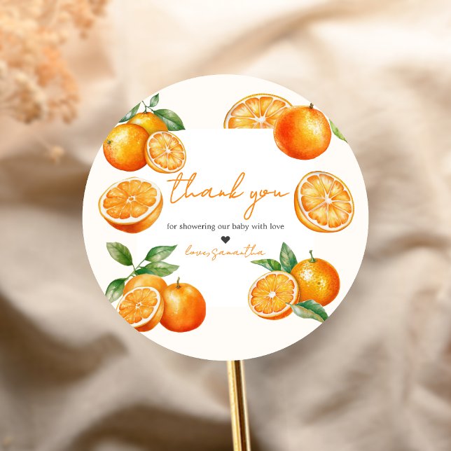 Little Cutie Orange Baby Shower Runder Aufkleber (Little Cutie Baby Shower Sticker)
