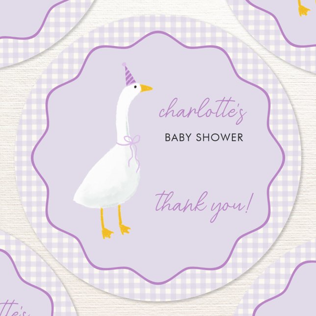 Little Gingham Baby Dusche Danke Runder Aufkleber (Little Goose geese themed baby shower thankyou personalized sticker in pastel lilac with gingham )