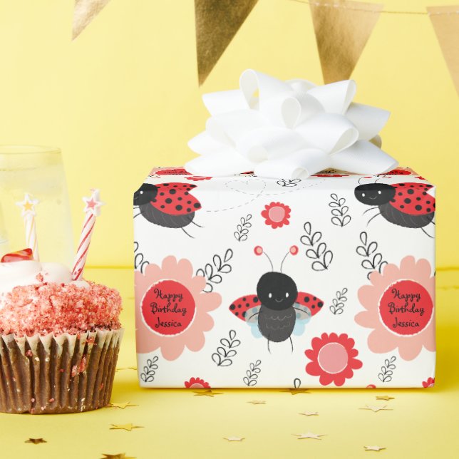 Little Ladybug Happy Birthday Individuelle Name Geschenkpapier (Geburtstagsparty)