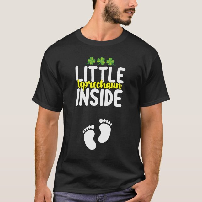 Little Leprechaun Inside Schwangerschaft Schwanger T-Shirt (Vorderseite)