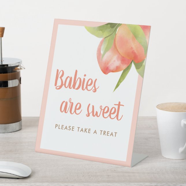 Little Peach Girl Baby Duwer Favorit Schild (In SItu)