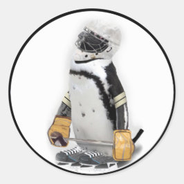Little Penguin Wearing Hockey Gear Runder Aufkleber