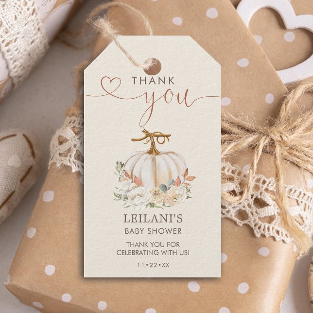 Little Pumpkin Autumn Baby Duwer Gevor Geschenkanhänger (This autumn inspired pumpkin and fall florals design makes the perfect favor tag for a baby shower.)