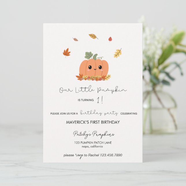 Little Pumpkin First Birthday Invitation (Debout devant)