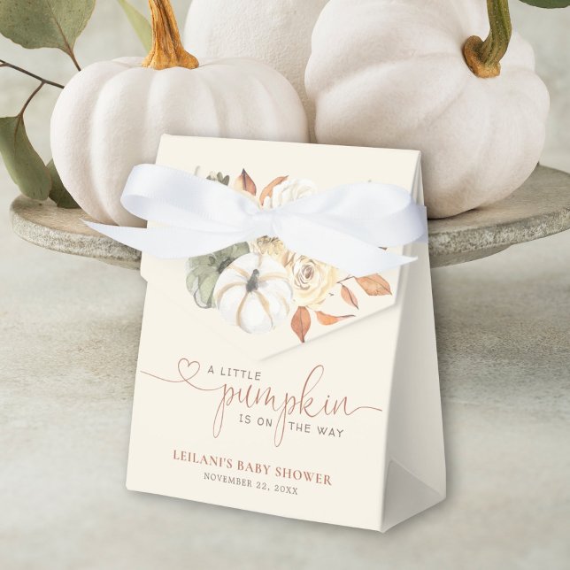Little Pumpkin Floral Baby Shower Geschenkschachtel (Autumn is in the air with this little pumpkin on the way fall floral baby shower favor tent.)