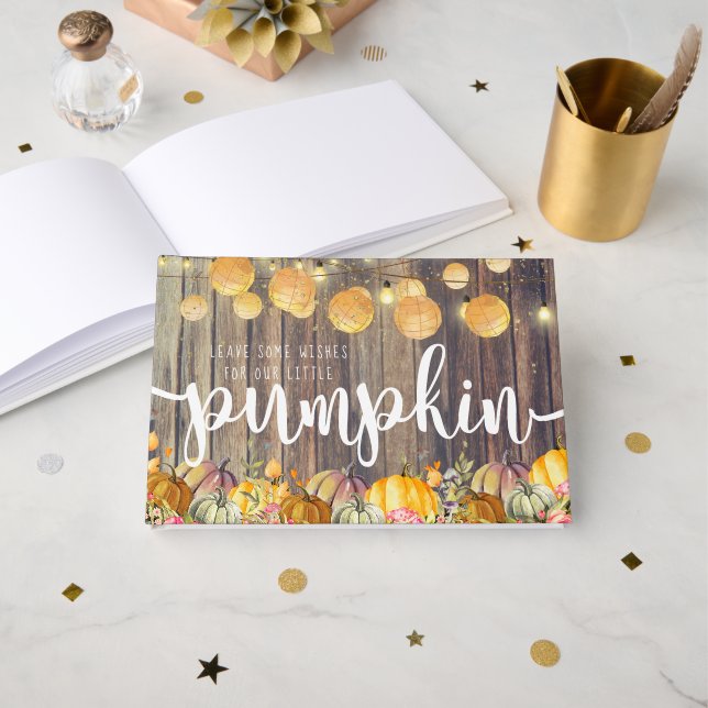 Little Pumpkin Rustic Barnwood Autumn Baby Dusche Gästebuch (Vorderseite Offen)
