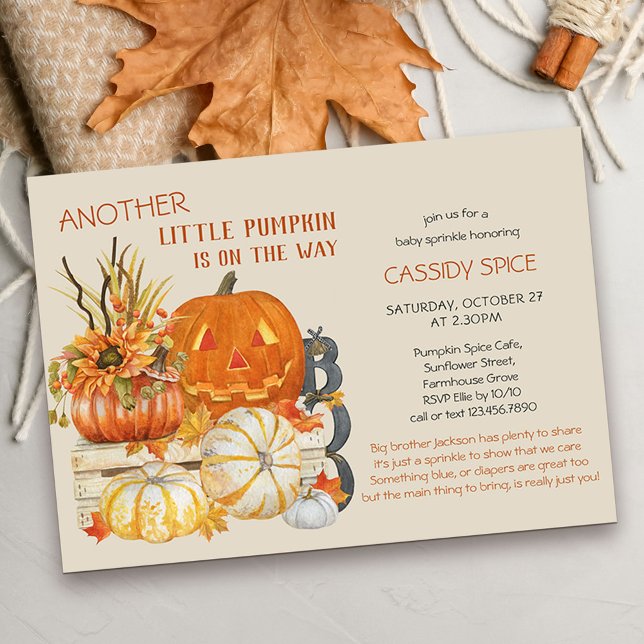 Little Pumpkin Rustic Halloween Baby Sprinkle Einladung (Baby Sprinkle Invitation for another little pumpkin due in the fall or halloween season)