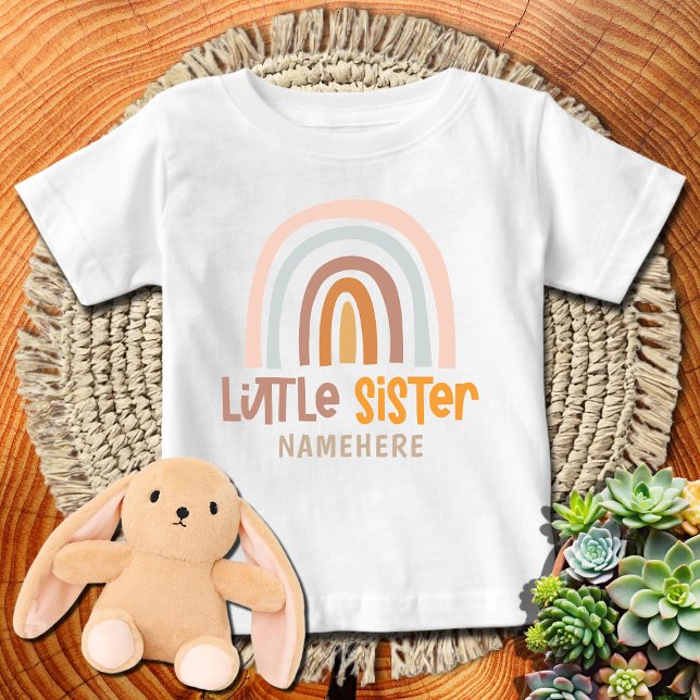 Little Sister Personalisiert Baby T-shirt (Von Creator hochgeladen)