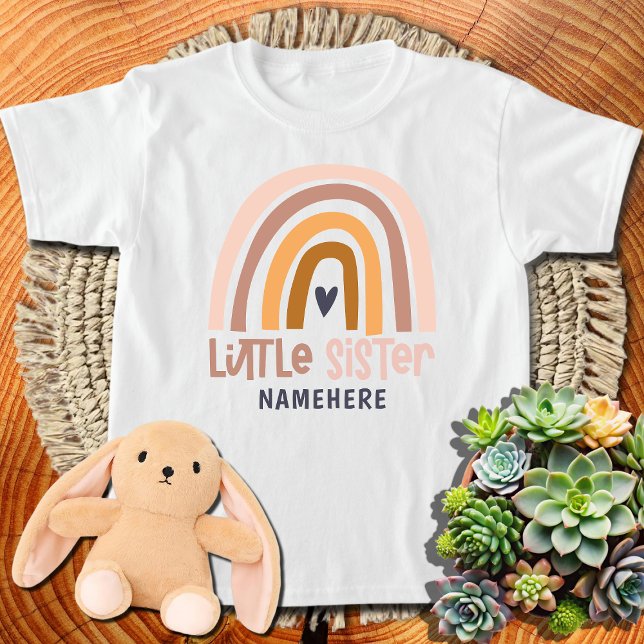 Little Sister Personalisiert Name Niedlich Rainbow T-Shirt (Von Creator hochgeladen)