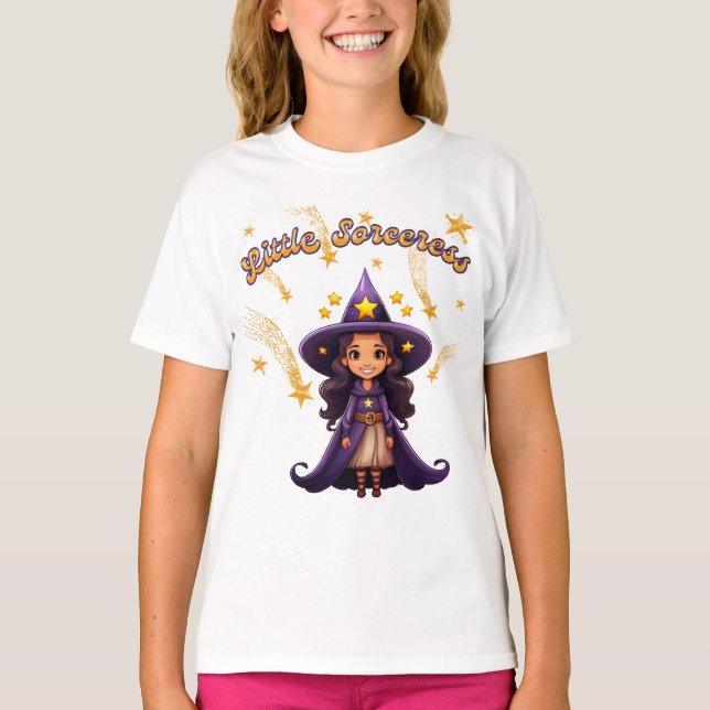 Little Sorceress – Kids’ Halloween T-Shirt (Vorderseite)