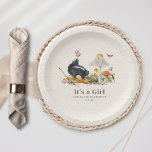 Little Stinker Woodland Skunk Girl Baby Shower Pappteller<br><div class="desc">Naturgeschichten-Seite mit dem inspirierten Thema "Kleiner Stinker" Babydusche,  in der ein Skunk auf einem Blatt im Gras sitzt,  mit zwei Pilzen,  Blume und Schmetterlingen.</div>