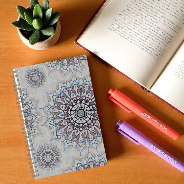 Little White Floral Fallen Notizbuch (Von Creator hochgeladen)