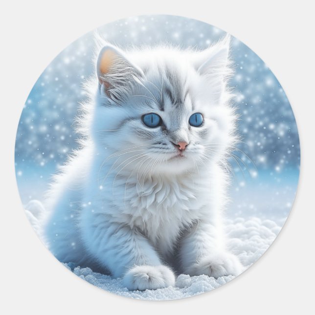 Little White Kitten in Snow Weihnachten Runder Aufkleber (Vorderseite)