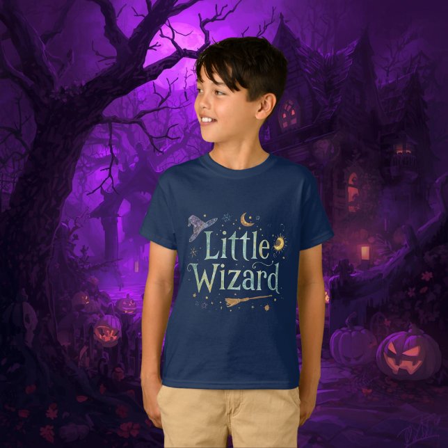  Little  Wizard   -  Magical costume T-Shirt (Von Creator hochgeladen)
