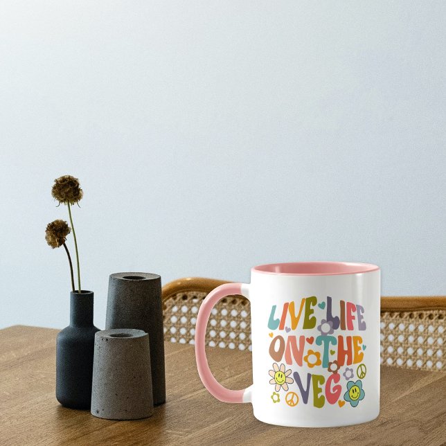 Live-Leben auf dem Veg, trendige Blume Retro Vegan Tasse (Von Creator hochgeladen)