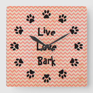 Live Love Bark Rouge Chevron Horloge murale