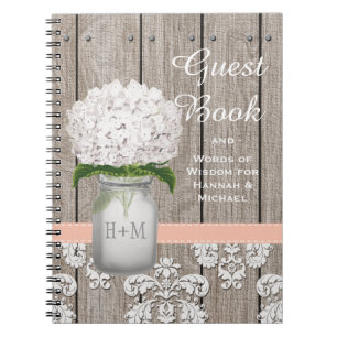 Livre d'invité de corail décoré d'un monogramme