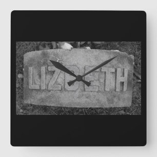 Lizzie Borden Gravestone 'Lizbeth' Fall River, MA Quadratische Wanduhr