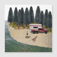 LKW mit Camper im Forest River Camping Spot