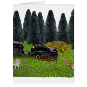 LKW mit Camper im Woods Cleared Camping Spo