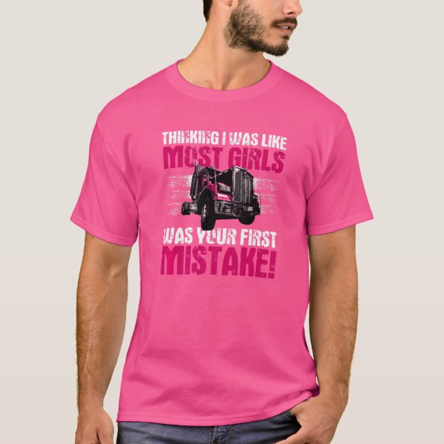 LKWs über dem LKW-Fahrertrail T-Shirt (Vorderseite)