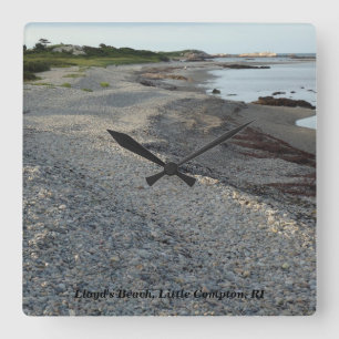 Lloyd Strand, kleines Compton, RI Quadratische Wanduhr