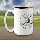 Loch in einem Golfball und Clubs Personalisiert Zweifarbige Tasse<br><div class="desc">Personalisieren Sie den Namen,  die Position,  die Nummer des Lochs und das Datum,  um einen großartigen Sake zu schaffen,  um dieses fantastische Loch in eins zu feiern. Entwickelt von Thisisnotme©</div>