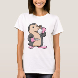 Loch mit Tasse Kaffee & Saucer T-Shirt