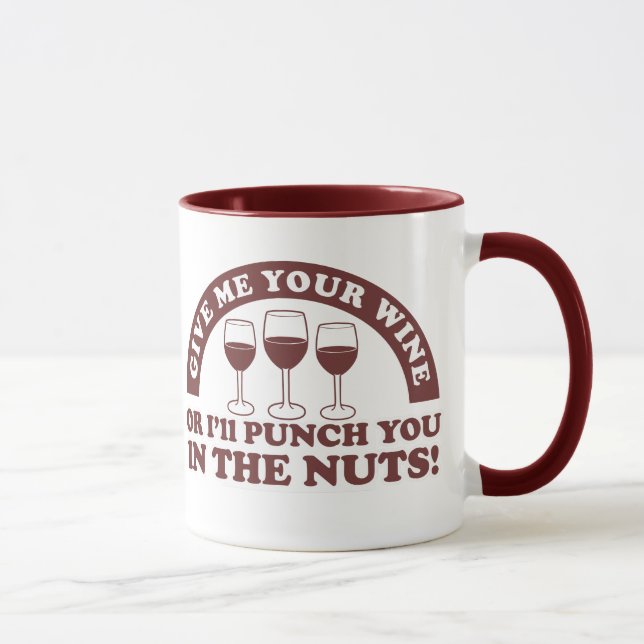 Lochen Sie Sie in den Nüssen für Ihren Wein Tasse (Rechts)