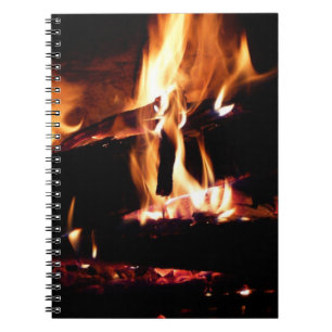 Loggt sich in der Feuer-Feuer-Fotografie ein Notizblock