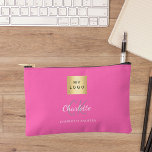 Logo-Bezeichnung für das heiß rosa Unternehmen Zubehörtasche<br><div class="desc">Heiß rosa Hintergrund,  weißer und grauer Text. Personalisieren und fügen Sie Ihr Firmenlogo,  Vorname,  Monogramm-Initialen und vollständigen Namen hinzu.</div>