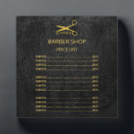 Logo des Barbershops Schwarz Gold Service Menü-Pla Fotoplatte<br><div class="desc">Luxuriöse exklusive Preisliste für einen Friseursalon in Imitat Gold auf einem schwarzen Ledertextur Look Hintergrund.              Sie können das Gold-Scheren-Logo durch Ihr eigenes ersetzen.              Bitte beachten Sie,  dass das Lederlook PRINTED ist.</div>