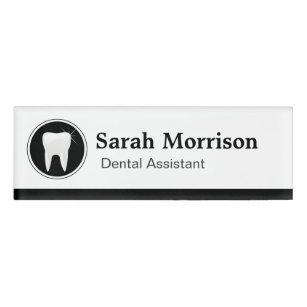 Logo des beruflichen Zahnarztassistenten-Zahnarztk Namenschild