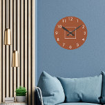 Logo für das orange weiße Unternehmen Runde Wanduhr<br><div class="desc">Ein verbrannter,  orangefarbener,  terrakottfarbener Hintergrund. Personalisieren und hinzufügen Sie Ihr Unternehmen,  Firmenlogo. Weiße Uhrennummern.</div>