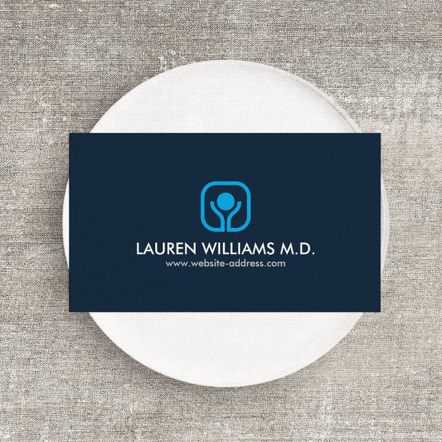 Logo für Gesundheit und Wellness auf blau Visitenkarte (Von Creator hochgeladen)