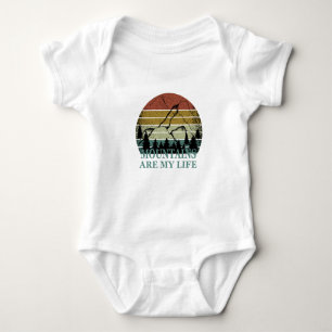 Logo für Outdoor-Wanderer zum Erkunden Baby Strampler