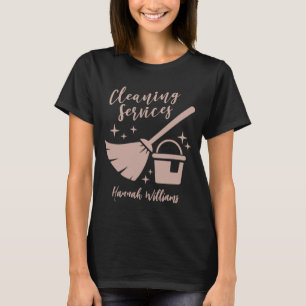Logo für Reinigungsdienste in Schwarz und Rosa T-Shirt
