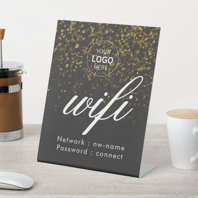 Logo mit WiFi-Fußbodenzeichen Sockelschild (In SItu)