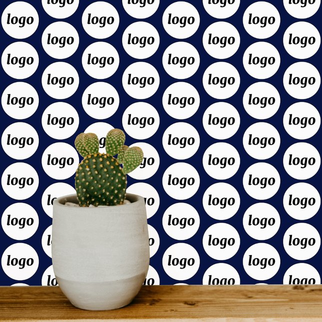 Logo-Muster Business Navy Blue Tapete (Simple logo pattern business branding promotional navy blue peel and stick wallpaper)