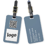 Logo QR Code Dusty Blue Gray Business Promotions Gepäckanhänger<br><div class="desc">Einfaches Logo und QR Code Design für Ihr Unternehmen. Ersetzen Sie das Logo, den QR-Code Ziel-URL und den Namen und die Adressdaten durch Ihre eigenen - oder verließ Sie das hintere Leerzeichen. Ändern Sie die Hintergrundfarbe von staubblaugrau im Designwerkzeug, um sie anzupassen. Ideal als Werbeartikel für Kunden, Kunden und Mitarbeiter,...</div>