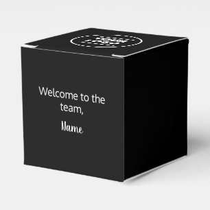 Logo und Name hinzufügen Geschenkschachtel