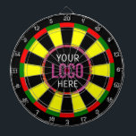Logo-Unternehmen Dartscheibe<br><div class="desc">Ein Dartboard ist ein beliebtes Freizeit- und Wettbewerbsspiel, das Spielern aller Altersgruppen und Qualifikationsebenen Stunden Spaß bietet. Typisch aus Sisalfasern, Kork oder elektronischen Komponenten, sind die Dartboards so konzipiert, dass sie den Einflüssen von Darts standhalten und gleichzeitig präzise Scoringzonen bieten. Die Standard-Dartboards verfügen über ein kreisförmiges Design mit nummerierten Abschnitten...</div>