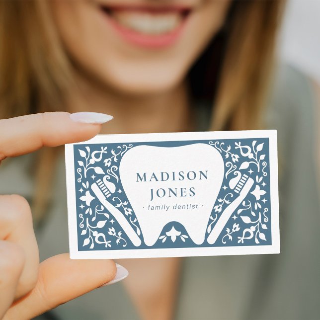 Logo von Folk Dentist Modern Business Card Visitenkarte (Von Creator hochgeladen)