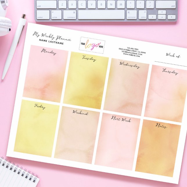 Logo Watercolor Pink Gelber Schreibtisch Wöchentli Notizblock (Von Creator hochgeladen)