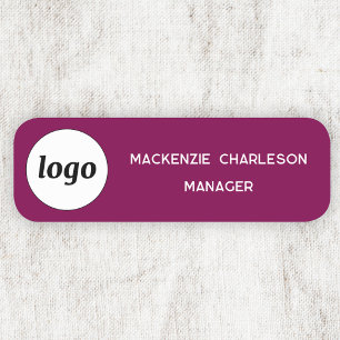 Logomitarbeiter Magenta Pink Business Namensschild