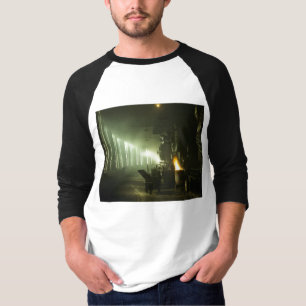 Lokomotiven im Roundhouse T-Shirt