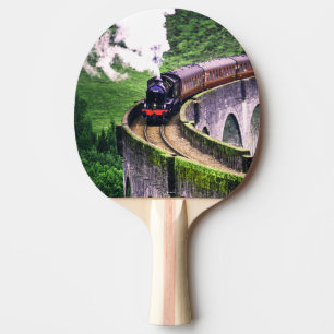 Lokomotivenbahn auf Brücke Tischtennis Schläger